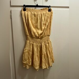 Yellow strapless short dress